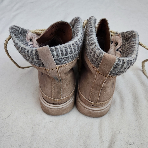 Born Orlene Taupe Birch Ankle Lace up Hiking Boot Size 9 - Picture 3 of 7